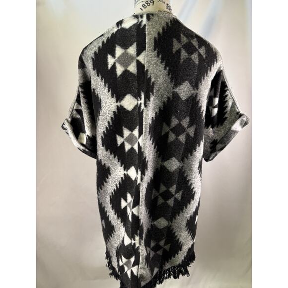 American Eagle Wrap Shawl Top Black Gray Western Aztec Rodeo Festival Med - Picture 3 of 7